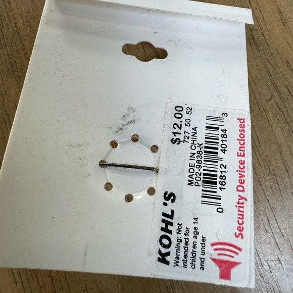 Holiday Yellow School Bus pin NWT - Picture 2 of 2